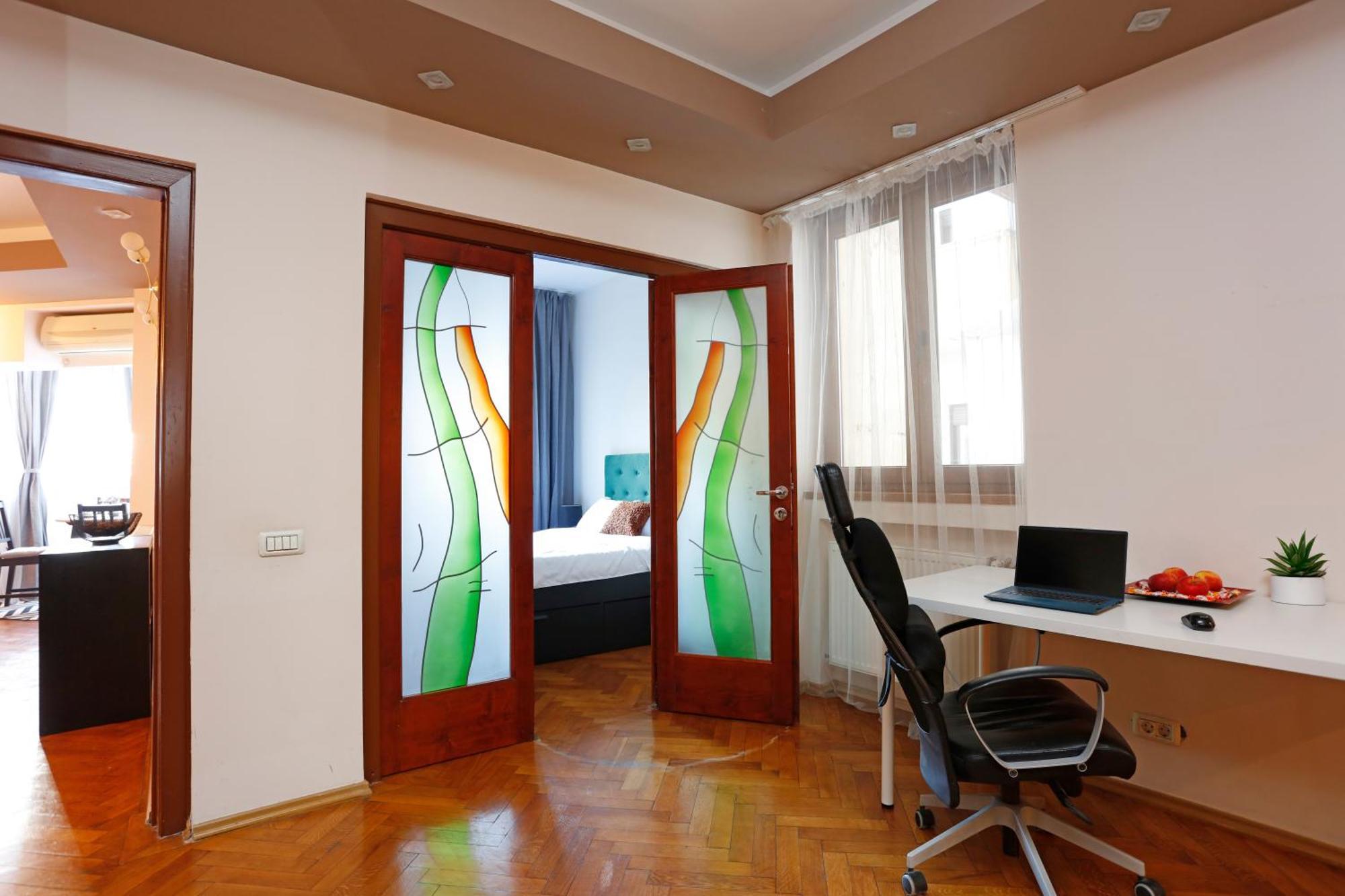 Peaceful Getaway - Generous 3-Bedroom Sanctuary - Close To Historic Old Town Bukareszt Zewnętrze zdjęcie